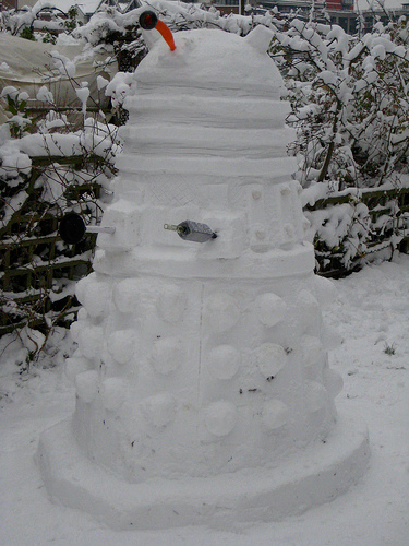 Illustration for article titled Fun and Fantastical Snowmen to Make Your Winter Bright